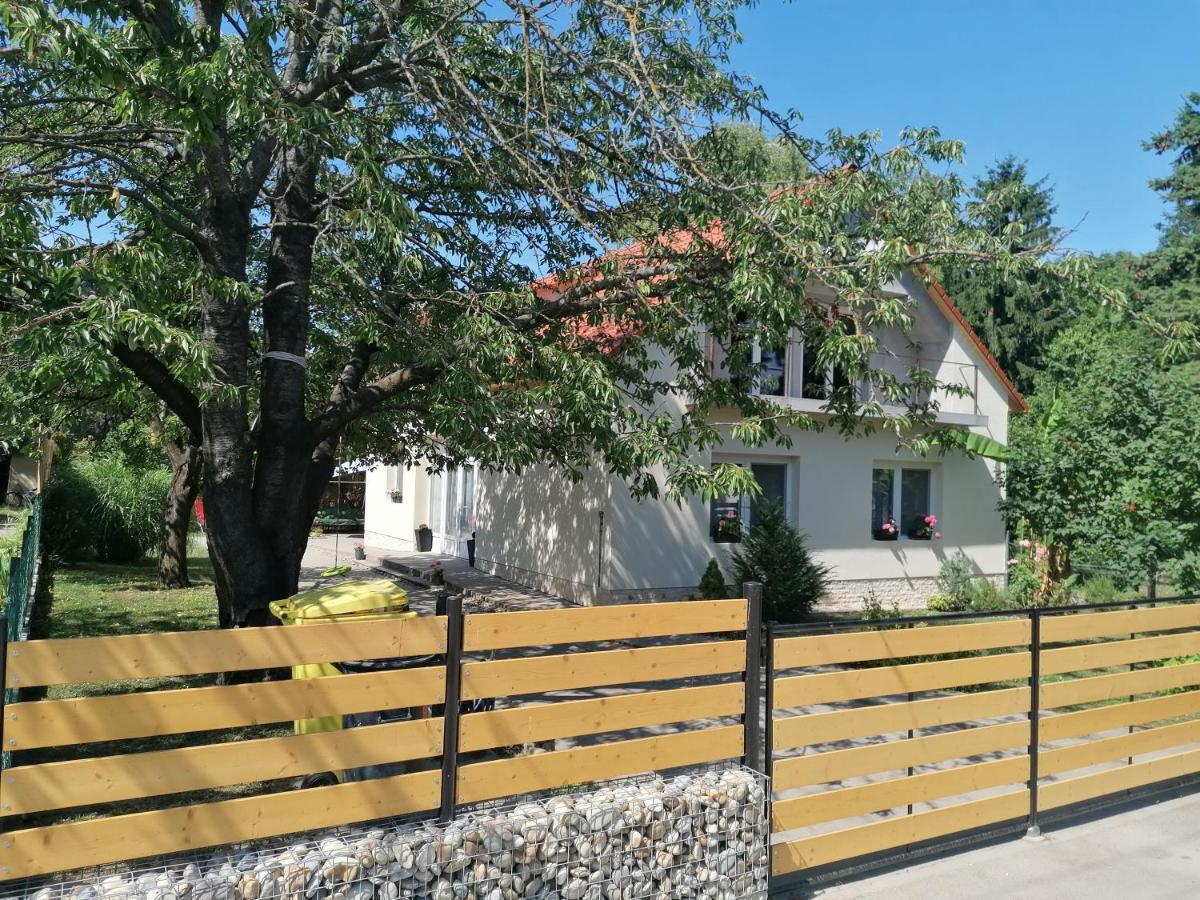 Angéla Ház Apartamento Balatonberény Exterior foto