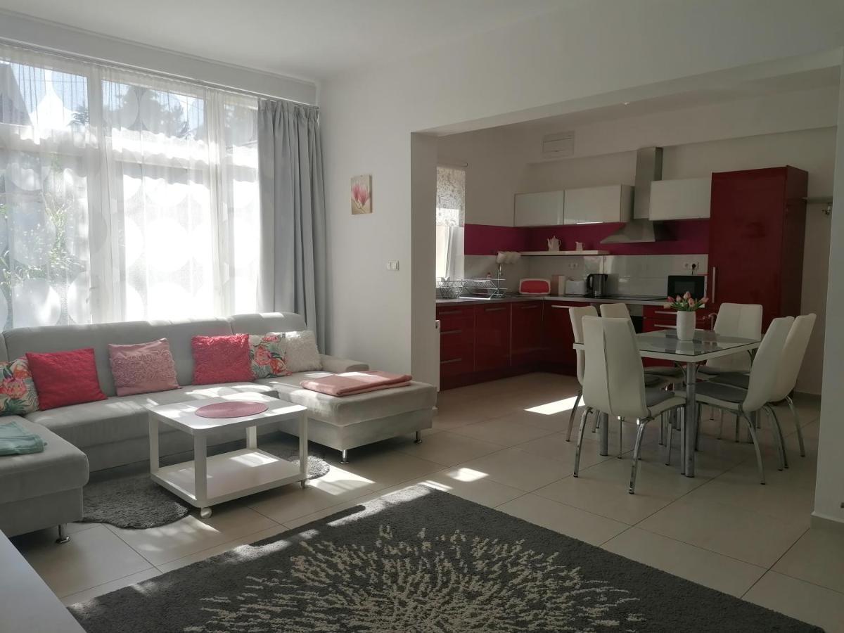 Angéla Ház Apartamento Balatonberény Exterior foto